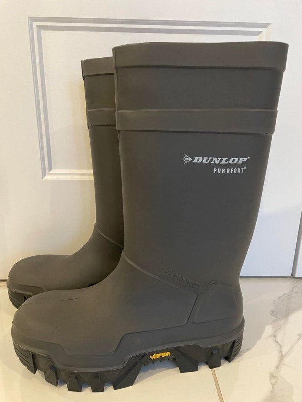 Like new men's Dunlop rubber work safety boots size 13 Men's Shoes