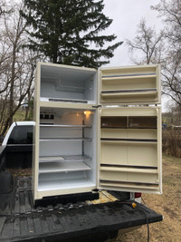 30" Refrigerator - clean, cold and running