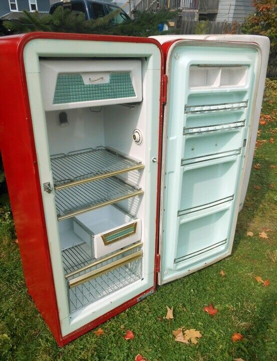 Anciens Frigos Rétro, Réfrigérateurs Non-Fonctionnels - Armoires dans Autre  à Sherbrooke - Image 4