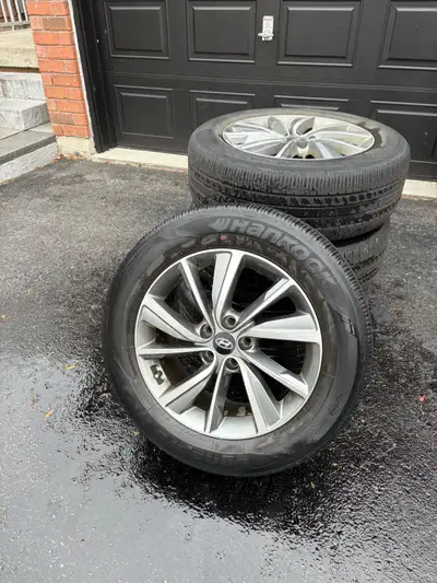 2019 Hyundai Santa Fe Rims & Tires for sale. 235/60/18