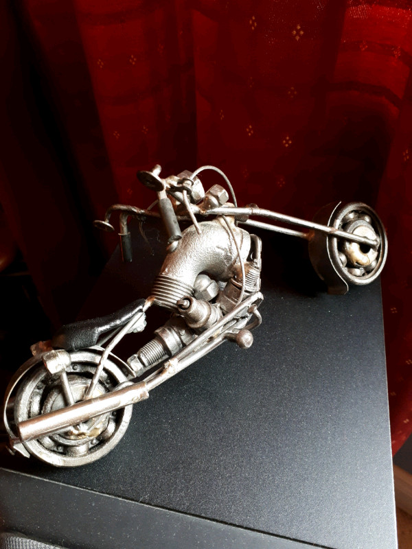 HAND MADE MOTORCYCLE  in Arts & Collectibles in Oshawa / Durham Region - Image 2