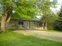 GRAND BEND ONTARIO GreenLodge Cottage by the White Squirrel