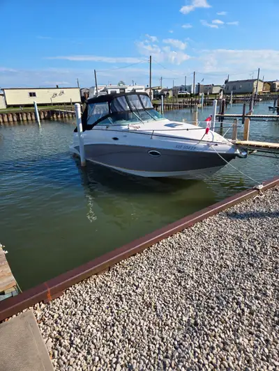 Beautiful 25 foot boat for sale i am only selling to downsize.I would trade for a nice sport boat.Do...