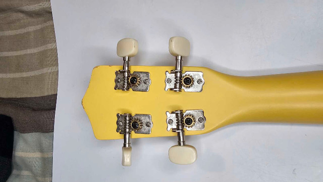 4 String ukulele (Yellow) in String in Edmonton - Image 3