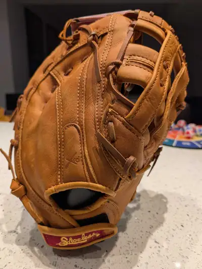 NEW Jane Shoeless 1B fastpitch glove 13", View more