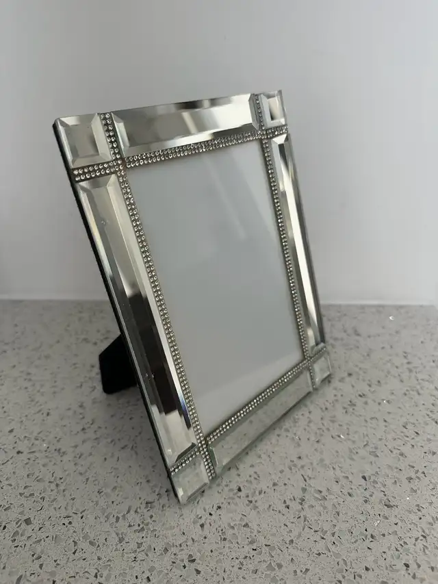 4x6 Picture Frame Silver Mirror Rhinestones in Home Décor & Accents in Laval / North Shore - Image 2