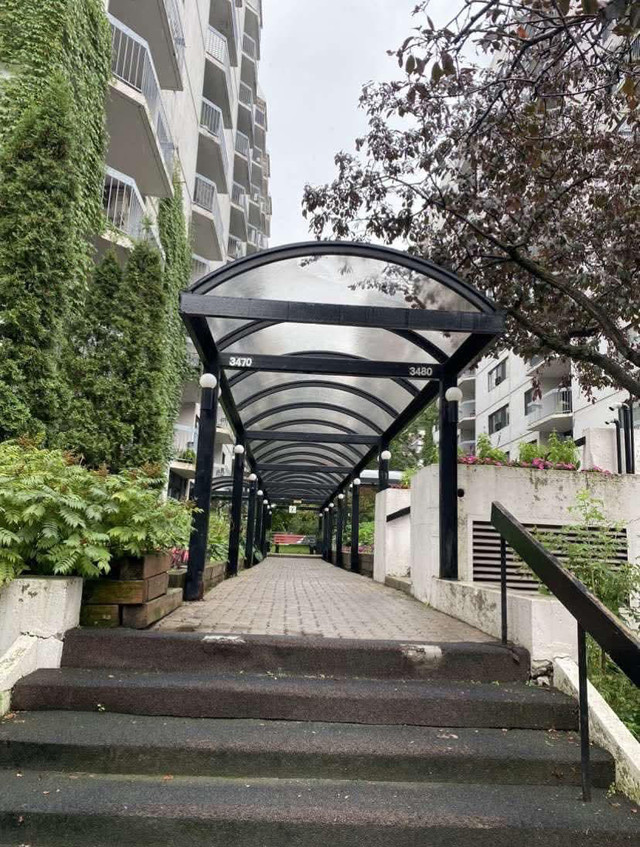 Lumineux et grand condo au centre-ville situé près du Mont-Royal dans Locations longue durée  à Ville de Montréal