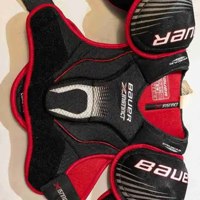 Bauer Instinct shoulder pads Great condition Very limited use Size medium