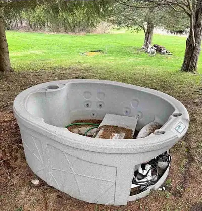 Lifesmart LS200 Hot Tub / Spa plug and play , View more