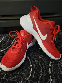 Nike Roshe JR Size 4 Golf Shoes