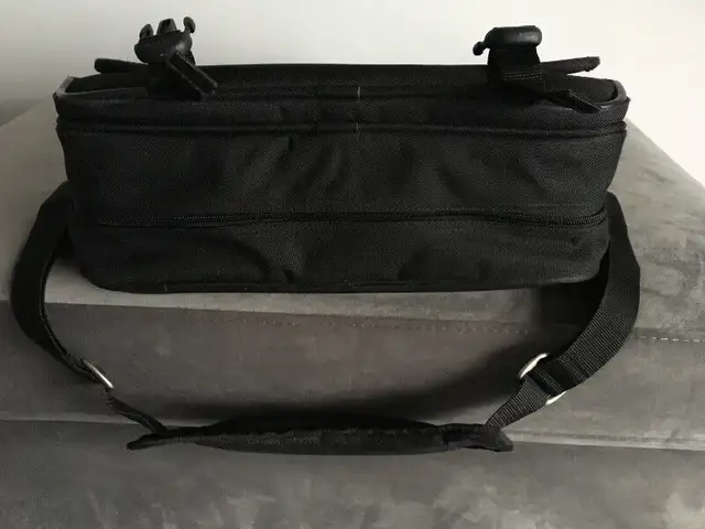 Samsonite Pro Messenger Laptop Briefcase in Laptop Accessories in Windsor Region - Image 10