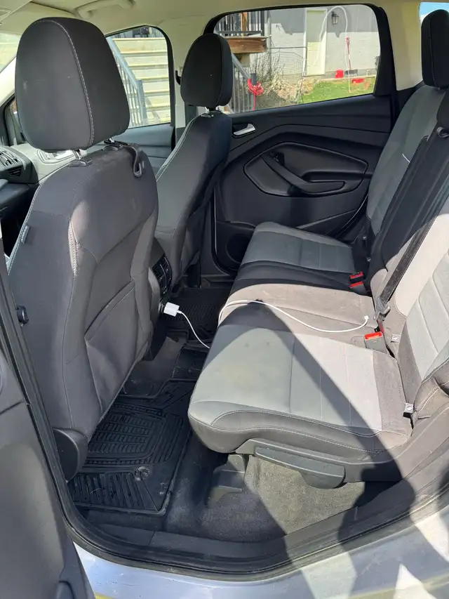 2014 Ford Escape SE in Cars & Trucks in Edmonton - Image 9