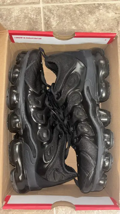 Nike Air Vapormax- Size 11, View more