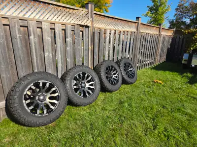 Set of fuel blitz wheels/nitto ridge grapplers fit for f150 2004-2027 295/60r20. Only 800km put on t...