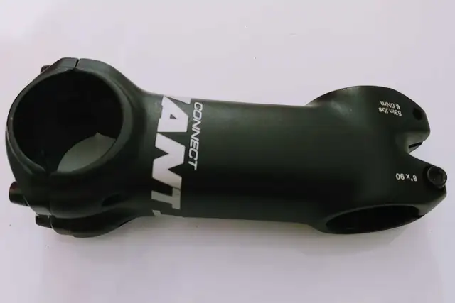 Bicycle, Bike, Aloy Stem for Mountain / Road 90mm 8° Almost New in Road in City of Toronto - Image 2