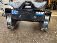 Reese 20,000lb slider fifth wheel hitch