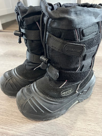 Kids Baffin boots size 1