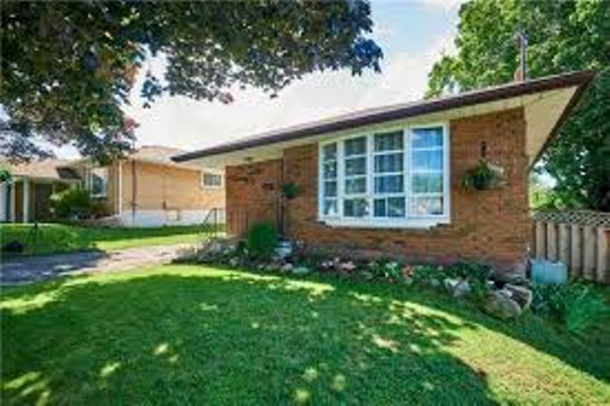House for rent, Downtown Whitby in Long Term Rentals in Oshawa / Durham Region