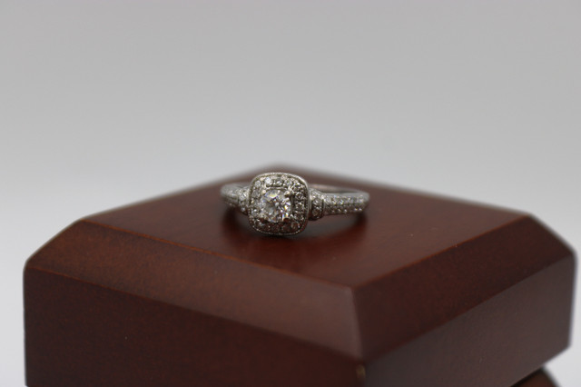 14KT White Gold Engagement Ring (#I-4864) in Jewellery & Watches in City of Halifax - Image 3