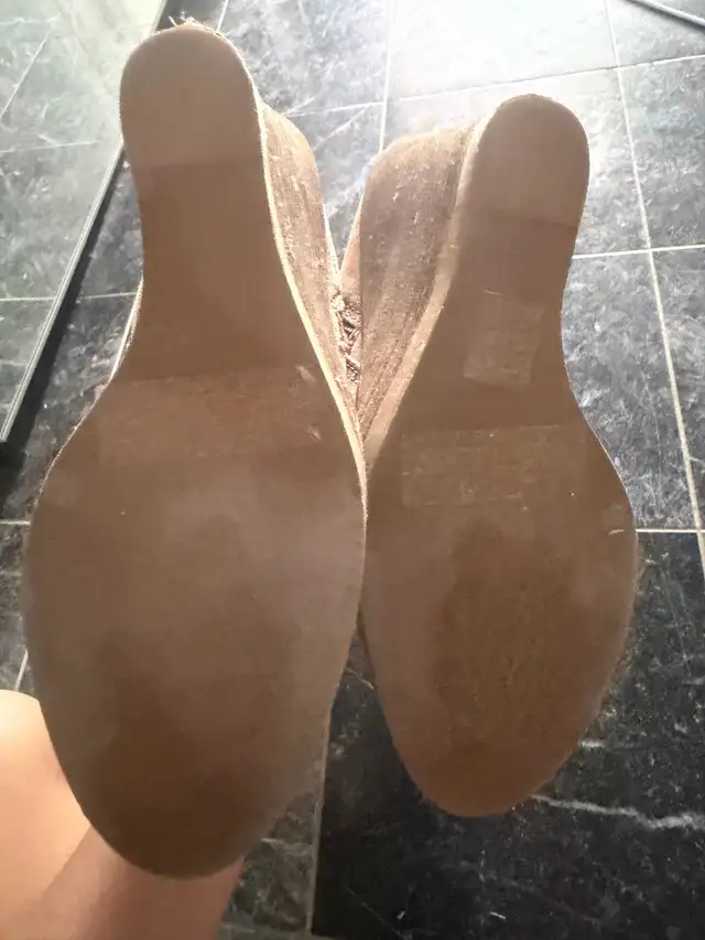 Suede Wedge Boots in Women's - Shoes in City of Toronto - Image 4