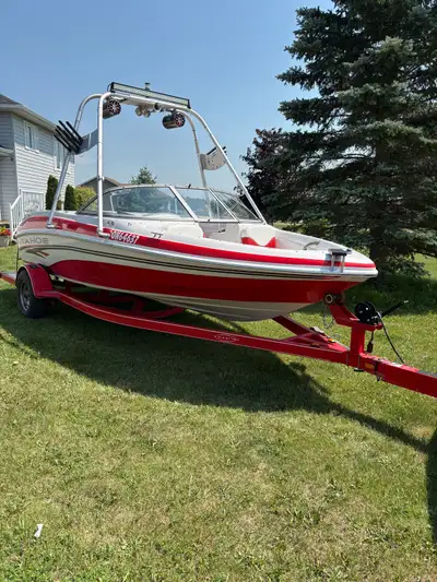 2006 Tahoe Q4. Beautiful shape interior 10/10, wake tower, speakers, lights, factory trailer with br...