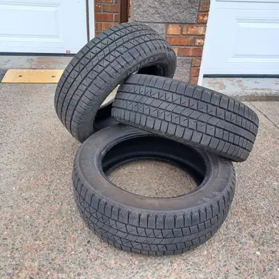 3 Lanvigator IcelandMax winter tires. Size: 205/55R16. Just used for one season.