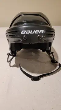 Bauer 2100 Junior Hockey Helmet -6 1/4- 6 7/8 (BRAND NEW)