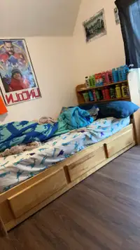 Twin mattress & bedframe 