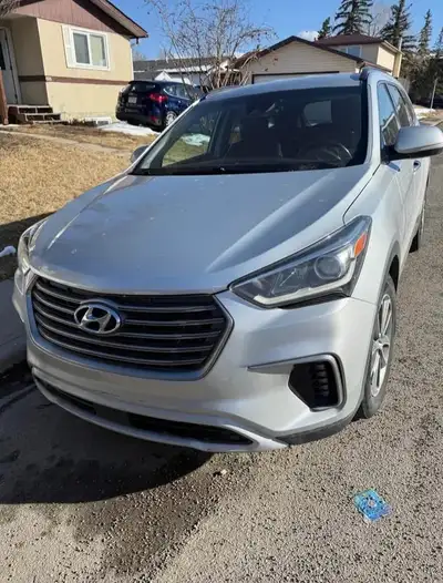For Sale: 2019 Hyundai Santa Fe XL Preferred AWD (3.3L V6), seven-passenger. With 164,000 km, this S...