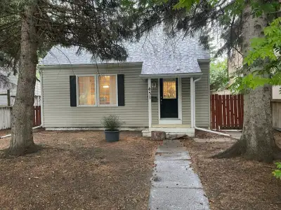 Charming Character Home in Beautiful Mount Pleasant