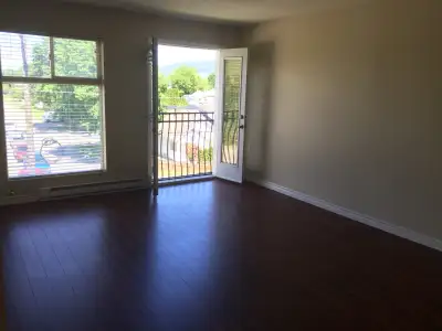 Modern 2 Bedroom apartment with premium urban downtown location. Clean quiet and secure building. In...