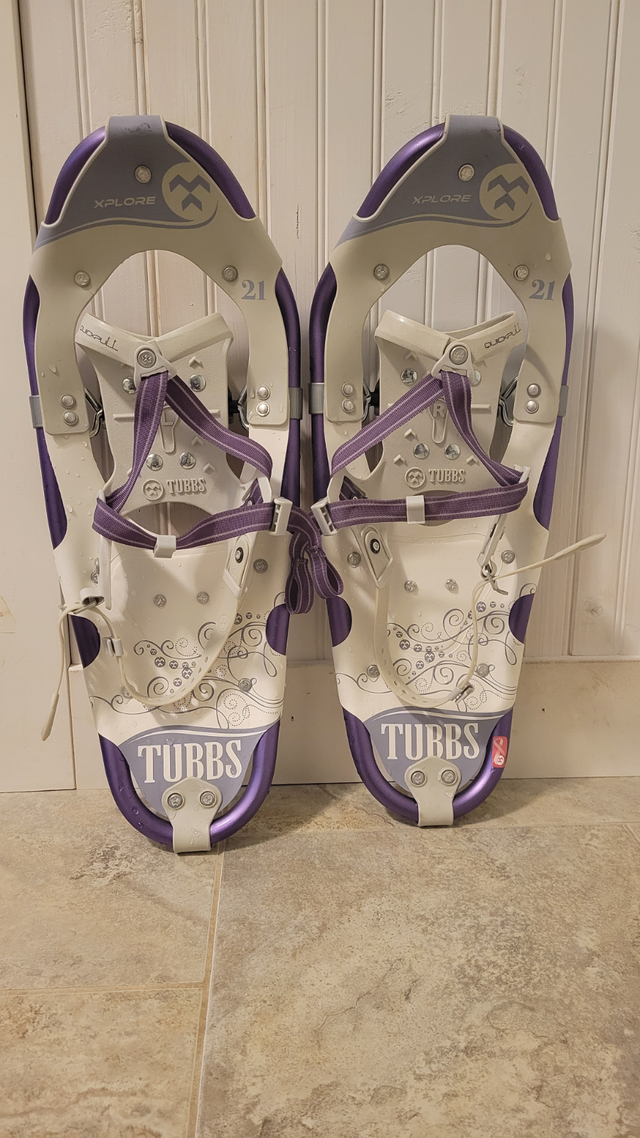 Snowshoes - Womens Tubbs Xplore 21 in Fishing, Camping & Outdoors in Prince George - Image 2