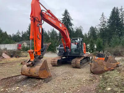 A/C Cab,One Owner, Hydraulic Thumb and Hydraulic Wedge Style Quick Coupler, Auxiliary Hydraulics, 3...