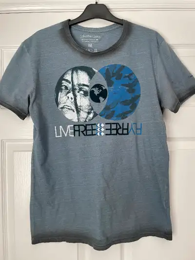 Men’s Calvin Klein T-shirt Medium Blue-grey ‘faded’ colour with gradient to a darker colour on sleev...