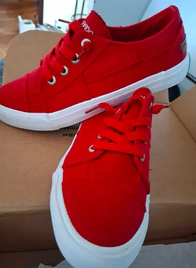 Canvas Shoes sz 9, View more