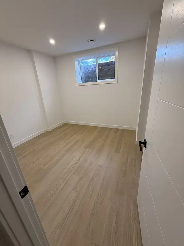 WORKING PROFESSIONALS - 1 BEDROOM BASEMENT AVAILABLE in Ontario in Canada - Image 4
