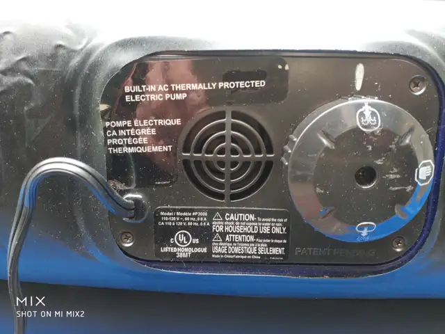 INFLATABLE MATTRESS in Bedding in City of Toronto - Image 6