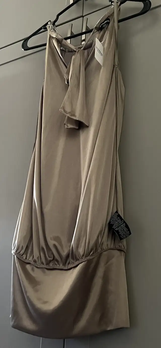 le chateau ®️ Halter Dress in Women's - Dresses & Skirts in Calgary - Image 9