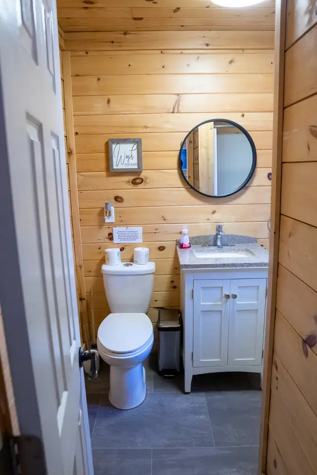 Midweek Cottage Escape with Hot tub in Ontario in Canada - Image 6