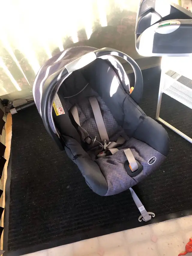 siege d’auto ,avec coquille de marque chicco in Strollers, Carriers & Car Seats in Longueuil / South Shore - Image 7