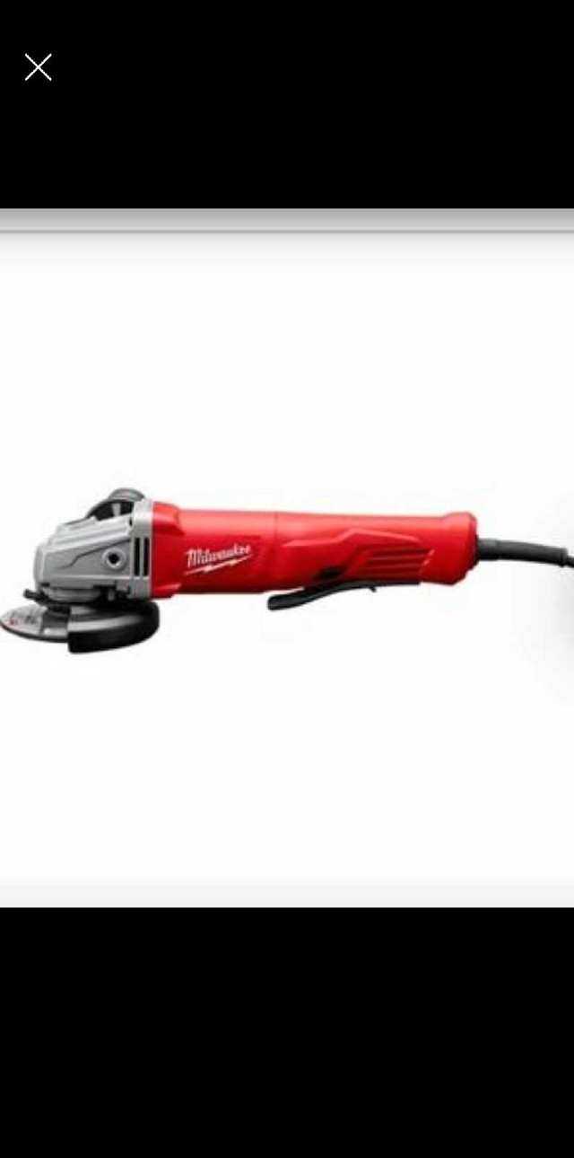 Milwaukee Tool 11 Amp Corded 4-1/2-inch Small Angle Grinder with in Power Tools in Mississauga / Peel Region - Image 3