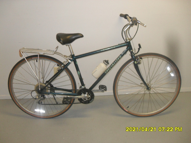 Vélo Specialized / CrossRoad sport dans Randonnée, ville et hybrides  à Granby