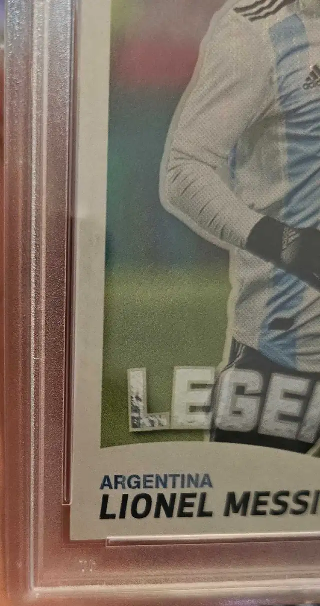 2019 Panini Nat'l Conv. Legends LM Magnetic Fur Lionel Messi in Arts & Collectibles in Markham / York Region - Image 7