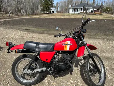 1980 Kawasaki KE175 Street legal (trail) bike New LED headlight and tires Shedded 9/10 shape 3200$ r...