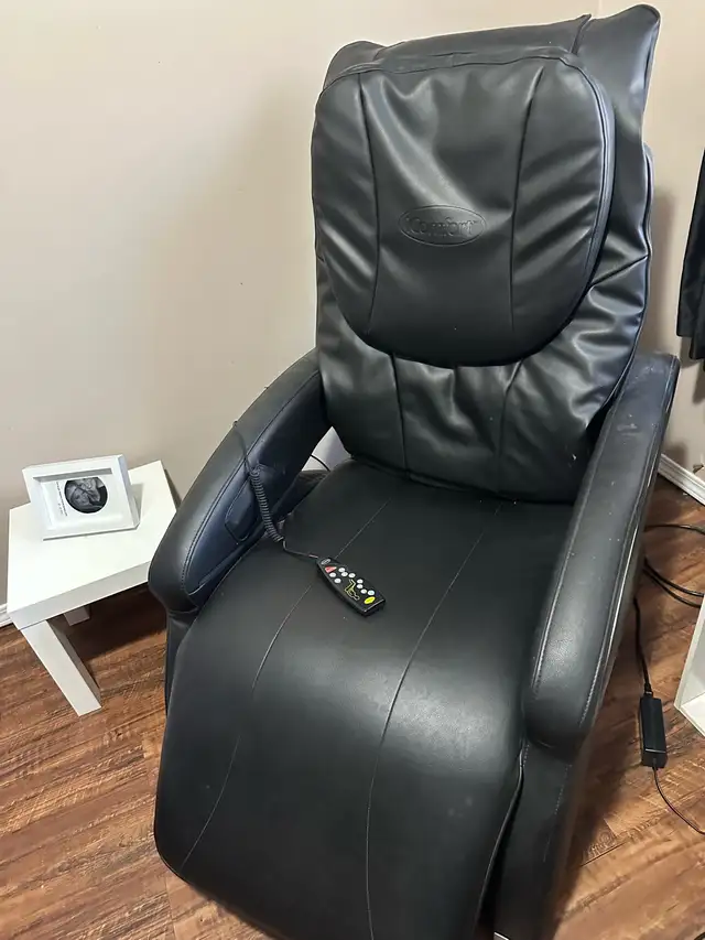 IComfort shiatsu massage chair in Chairs & Recliners in Penticton - Image 3