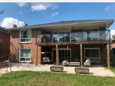 Very beautifullly renovated and spacious upper level in a raised