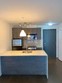 1 bed, 1 bath Condo in Downtown Laval $1600/month
