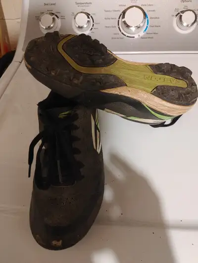 Guc easton baseball cleats (plastic) size 5 , View more