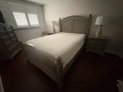 Farmhouse Bay 4 Piece Bedroom Set - Queen, View more