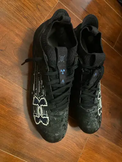 Size 8 Under Armour Cleats, View more